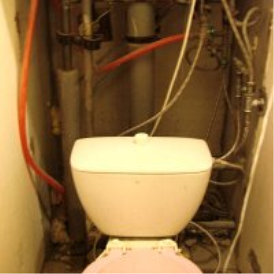 Как спрятать трубы в туалете - разбор 3-х популярных способа маскировки трубопровода